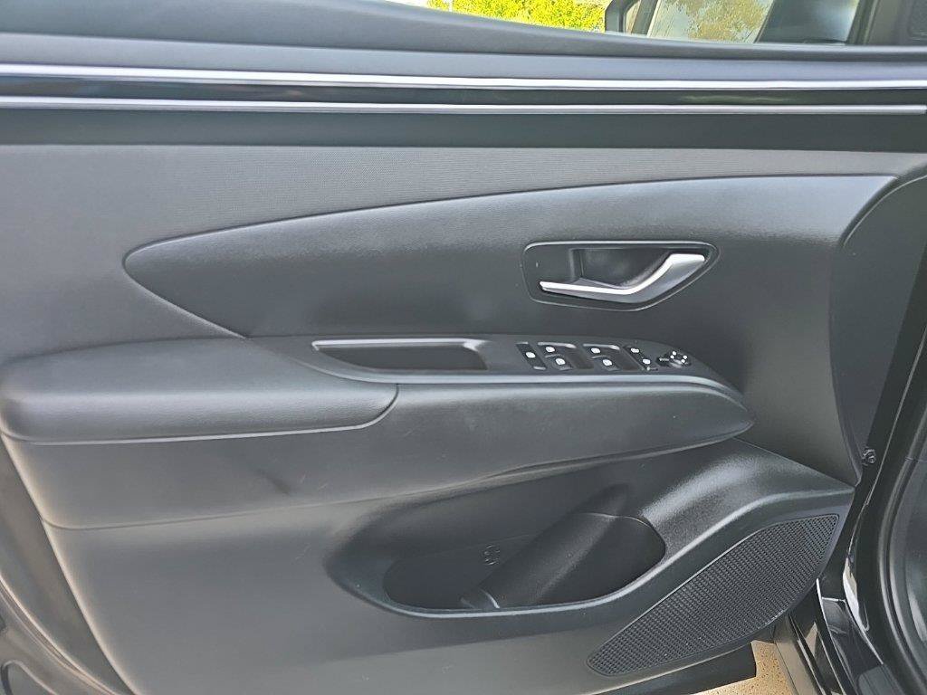 Used 2023 Black Hyundai SEL image 16
