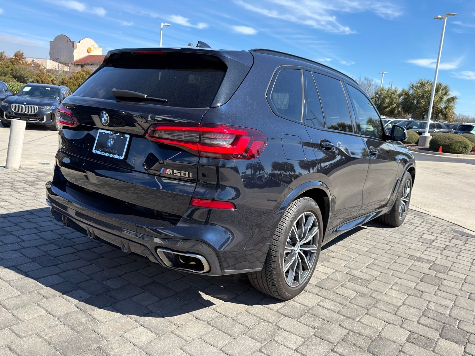 Used 2022 Carbon Black Metallic BMW M50i image 9