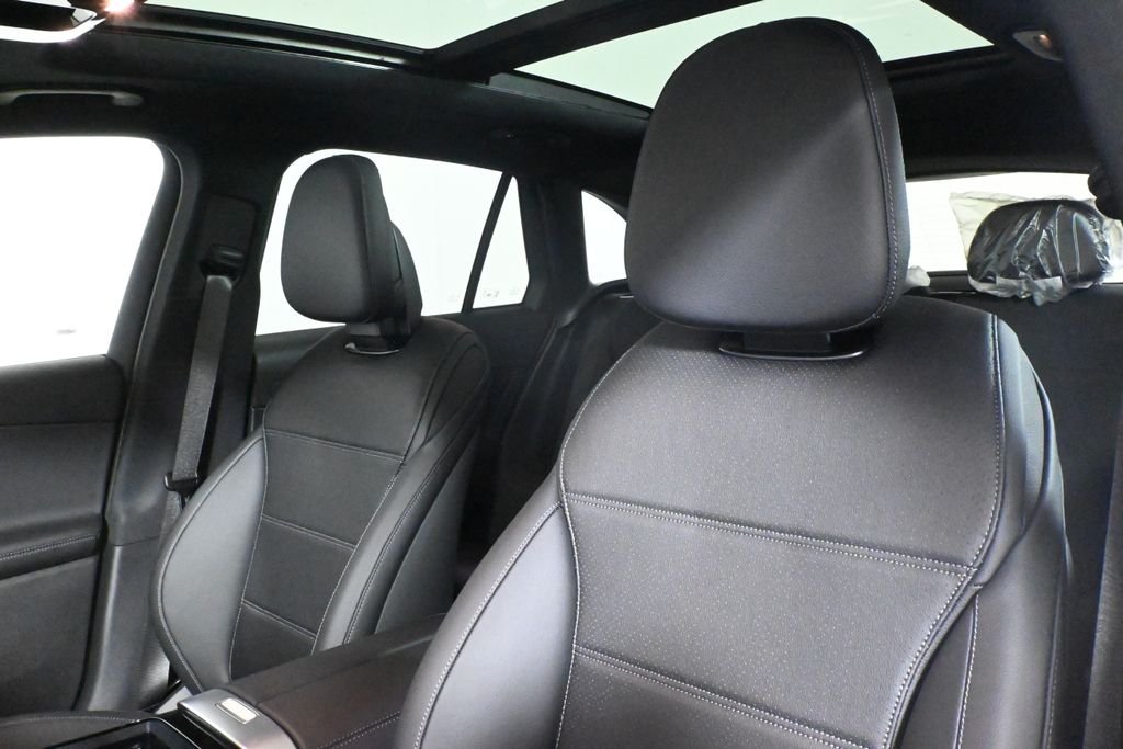 Used 2026 Black Mercedes-Benz GLC 300 image 15