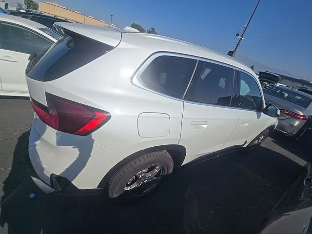 Used 2024 White BMW xDrive28i image 2