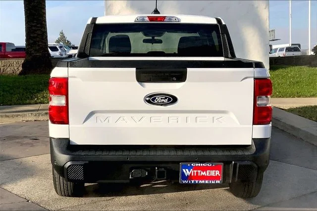 New 2026 Oxford White Ford XLT image 4