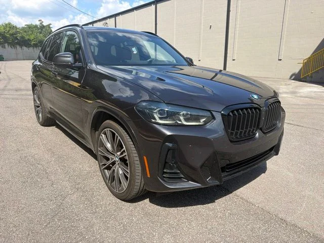 Used 2024 Gray BMW xDrive30i image 1