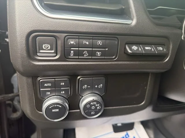 Used 2024 Onyx Black GMC AT4 image 33