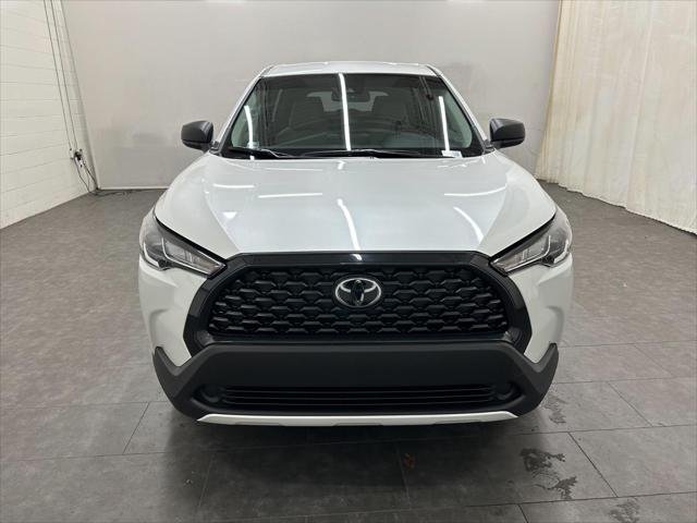 Certified Used 2022 Wind Chill Pearl Toyota L image 3