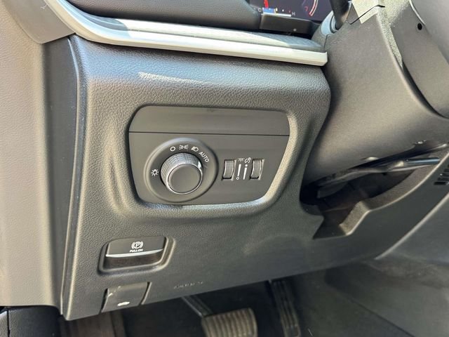 Used 2023 Black Jeep Altitude image 28