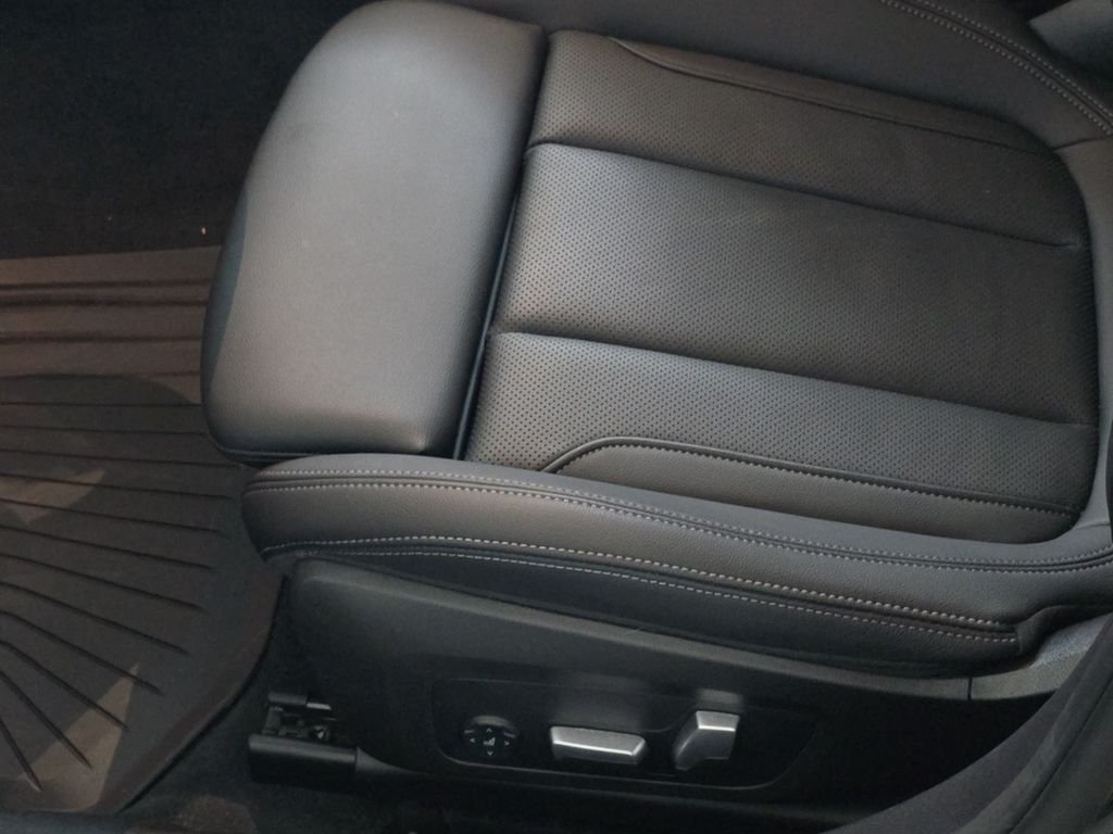 Used 2023 Black Sapphire Metallic BMW 330i xDrive image 30