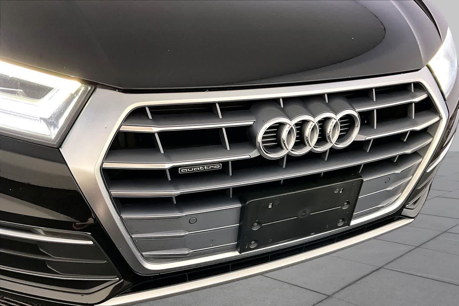 Used 2020 Mythos Black Metallic Audi Premium Plus image 32