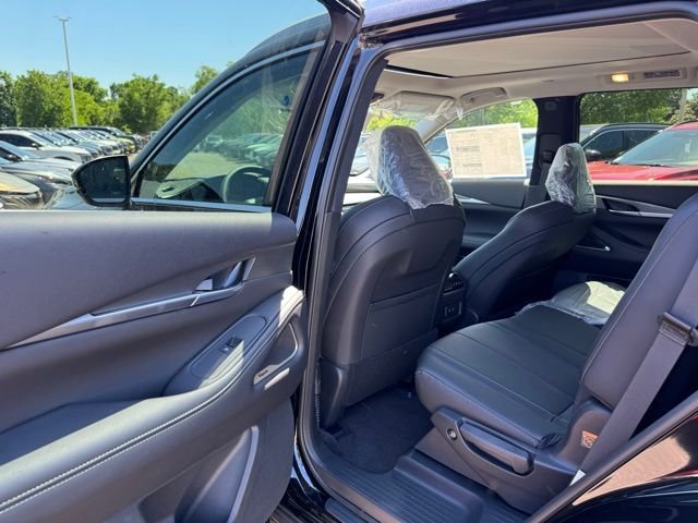 New 2027 MINERAL BLACK INFINITI Luxe AWD image 37