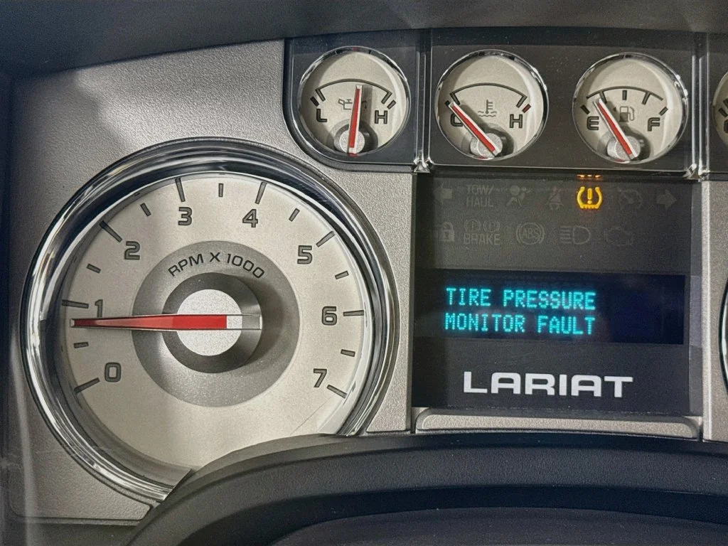 Used 2009 White Ford Lariat image 13
