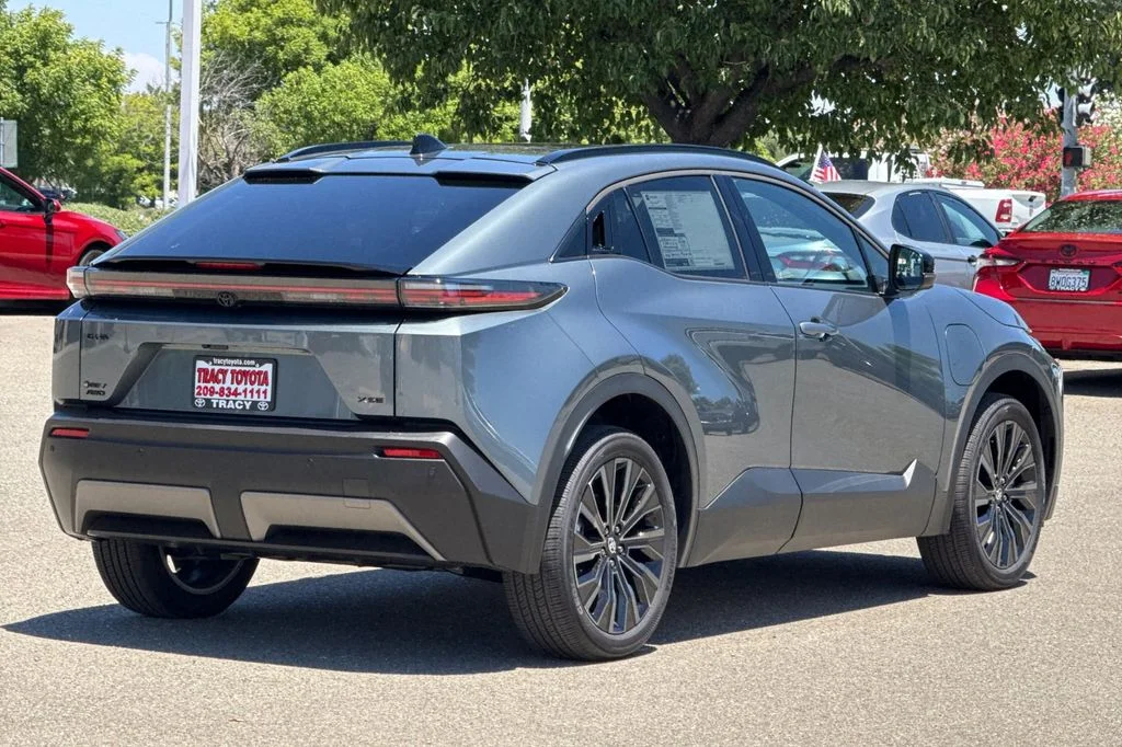 New 2026 Overcast Toyota  XSE image 5