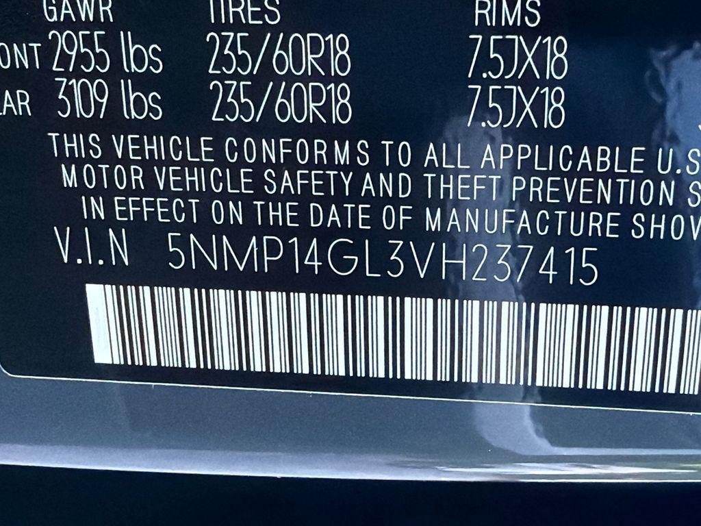 New 2027 Gray Hyundai SE FWD image 31