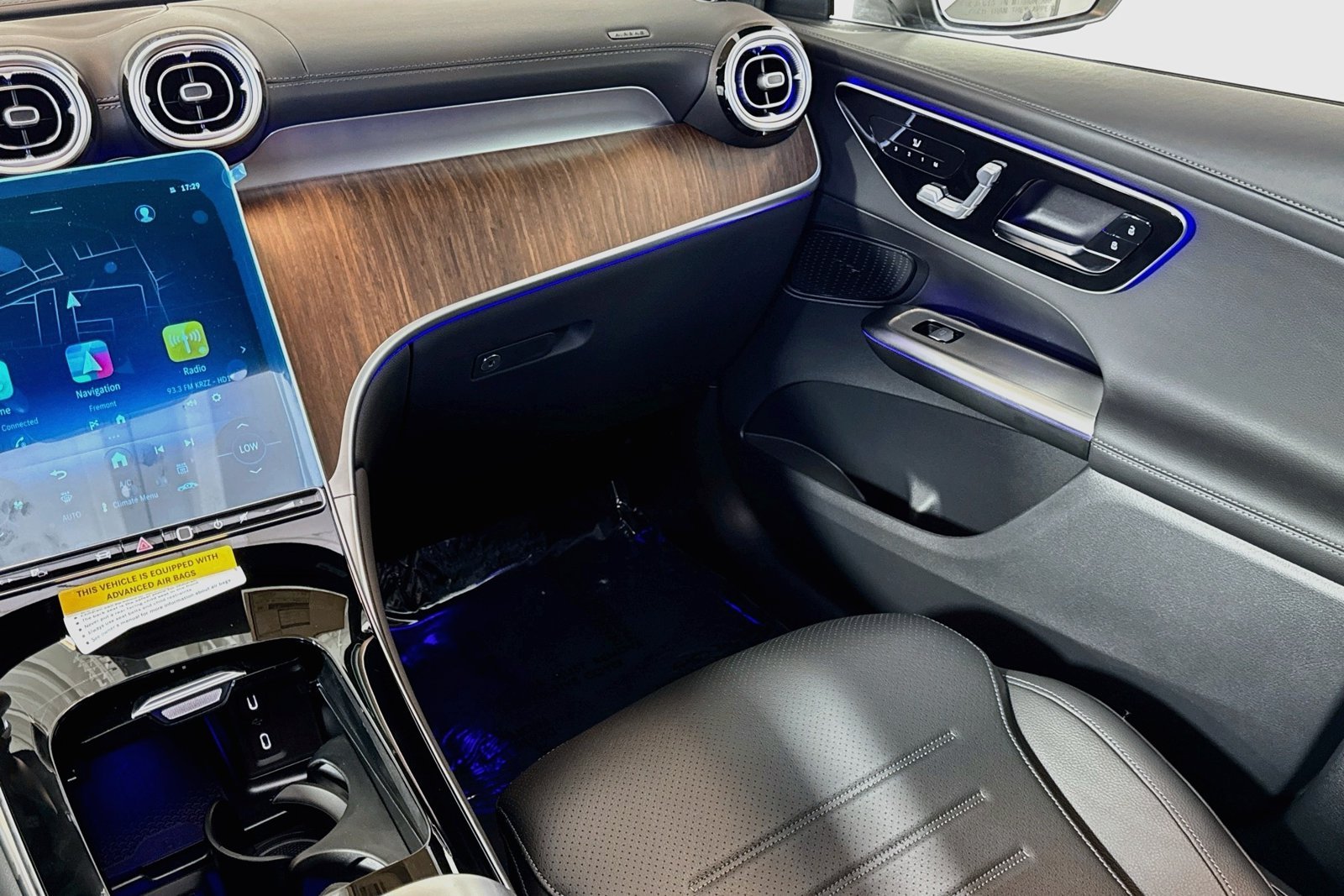 New 2027 Black Mercedes-Benz GLC 300 image 21