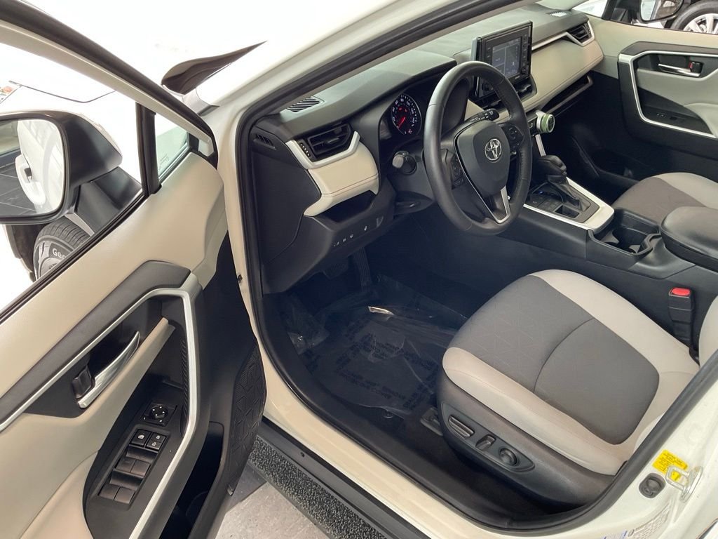 Used 2021 White Toyota XLE image 8