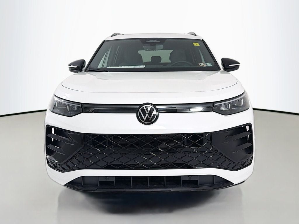 New 2026 Opal White Pearl Volkswagen 2.0T SE R-Line Black 4MOTION image 2