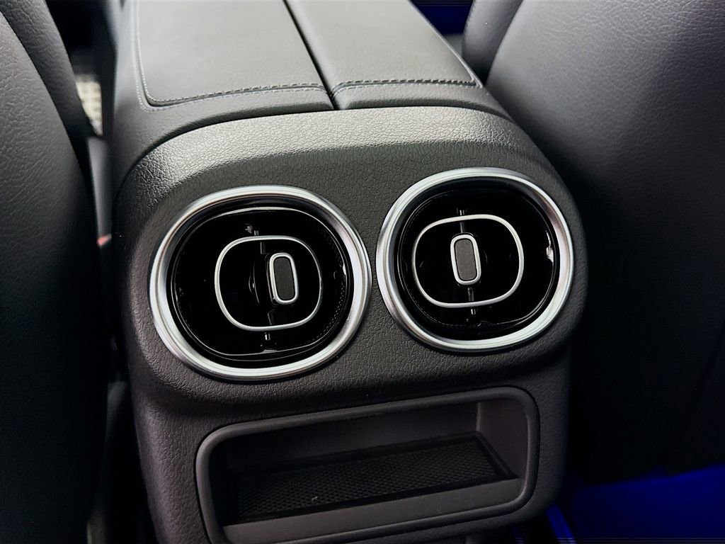 New 2026 Polar White Mercedes-Benz GLC 300 image 60