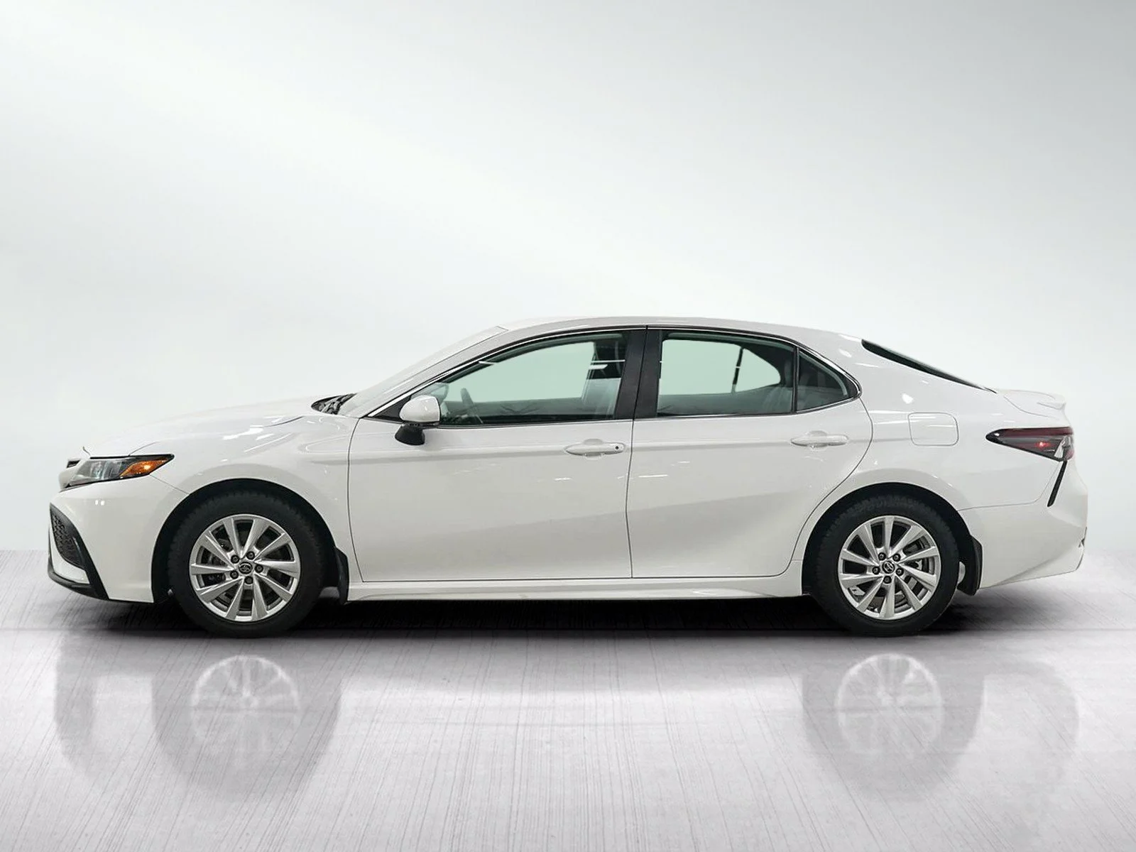 Used 2023 Toyota Camry SE with VIN 4T1G11AK2PU181859 for sale in Burnsville, Minnesota
