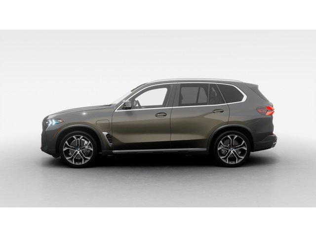 New 2026 Dravit Grey Metallic BMW xDrive50e image 4