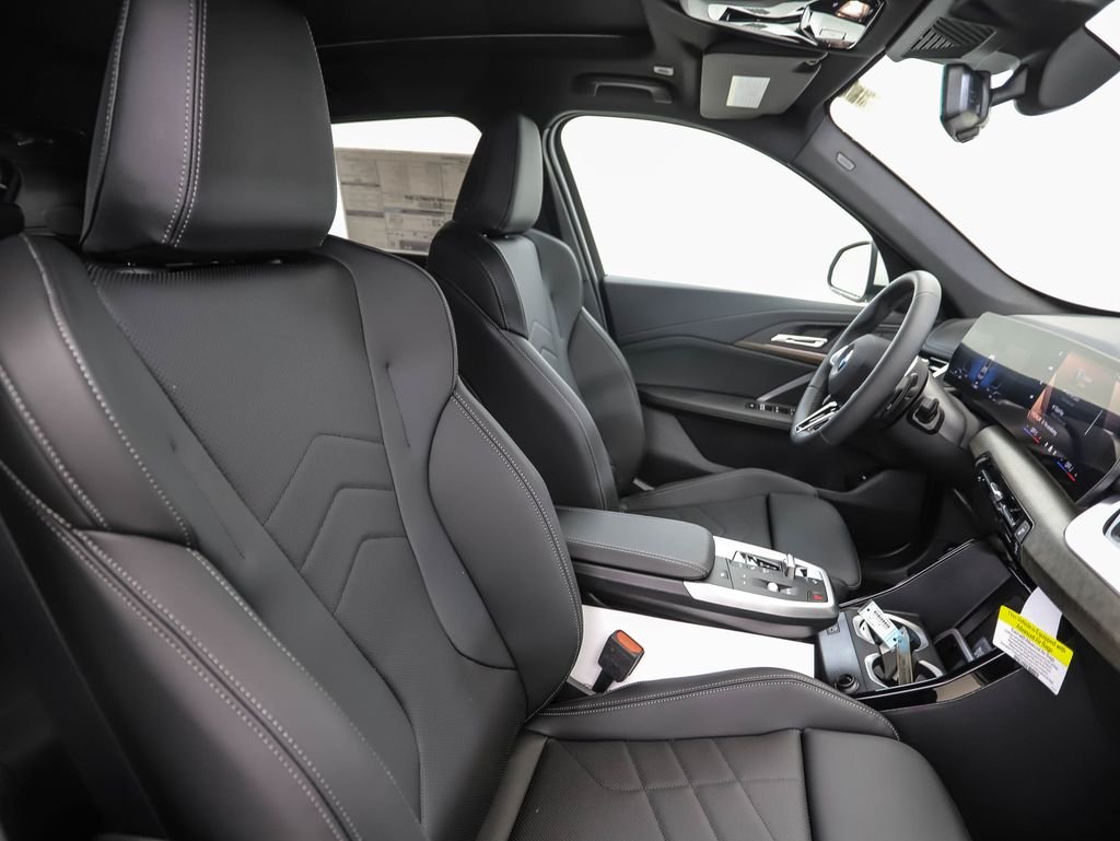 Used 2026 Alpine White BMW xDrive28i image 32