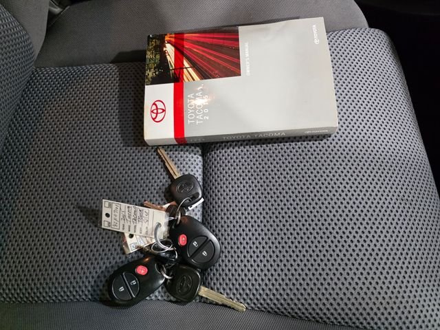 Used 2015 Silver Toyota Base image 9