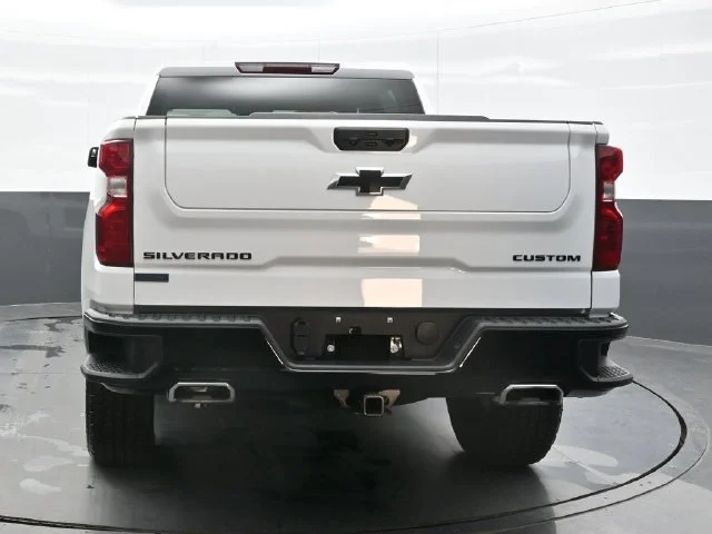 Used 2025 Summit White Chevrolet Custom Trail Boss image 2