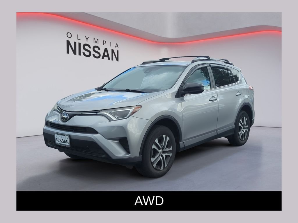 2017 Toyota RAV4 LE AWD's photo