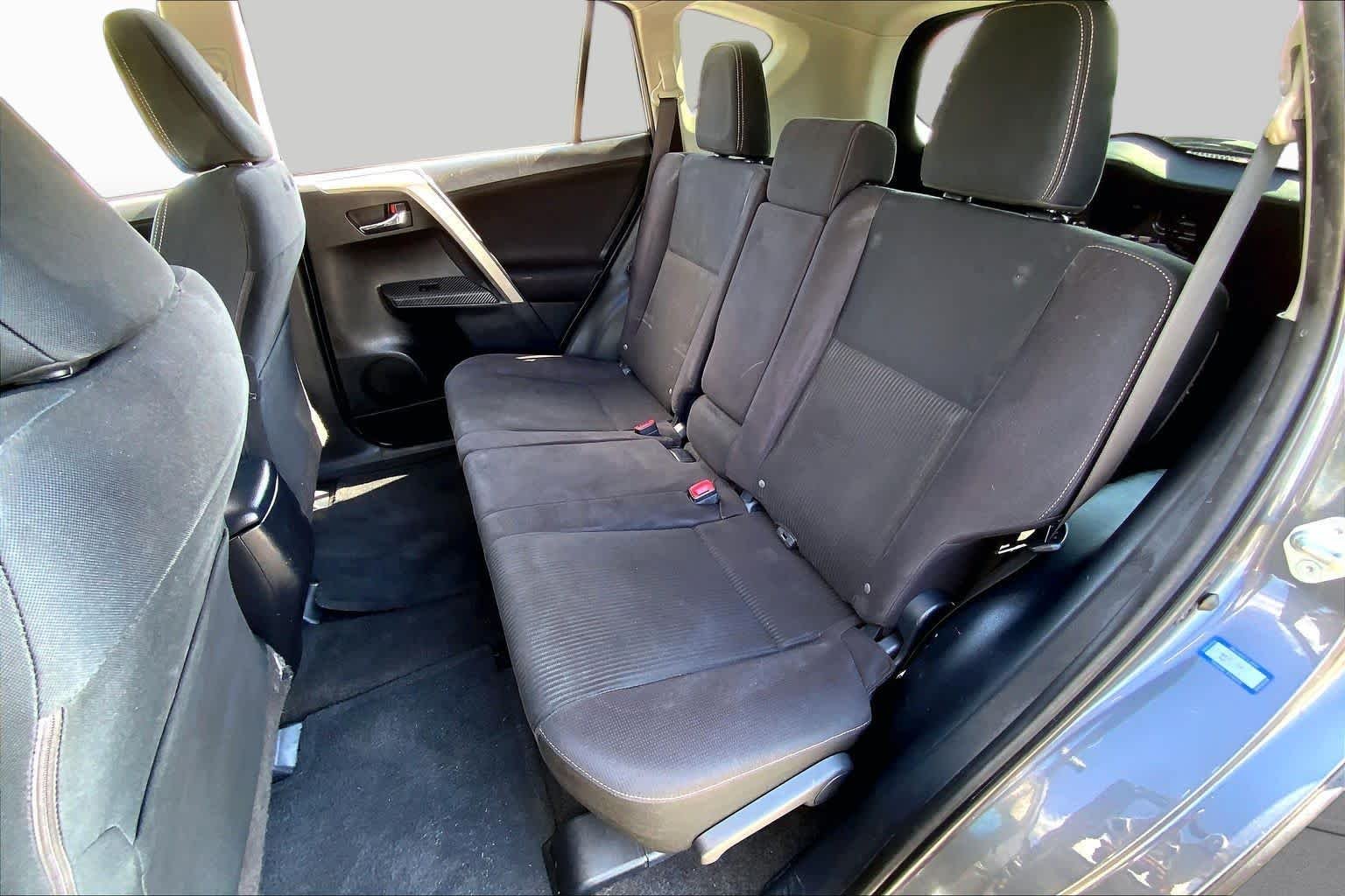 Used 2015 Magnetic Gray Metallic Toyota XLE image 19