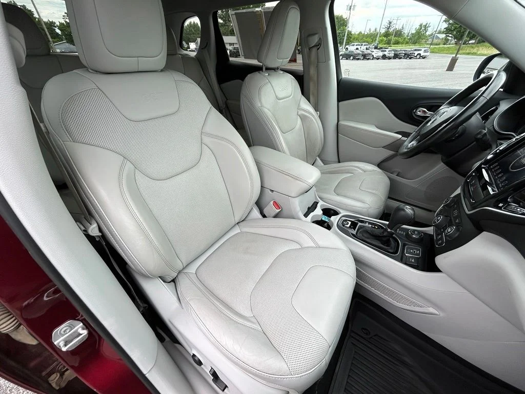 Used 2019 Red Jeep Limited image 36
