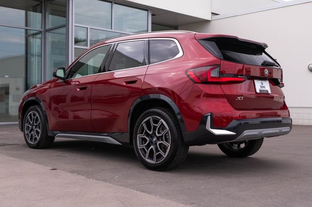 New 2027 Vegas Red Metallic BMW xDrive28i image 3