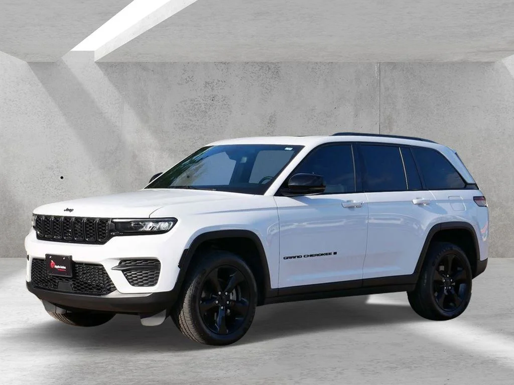 Used 2022 White Jeep Altitude image 6