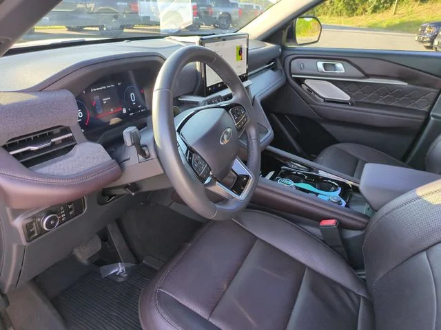 Used 2025 White Ford Platinum image 16