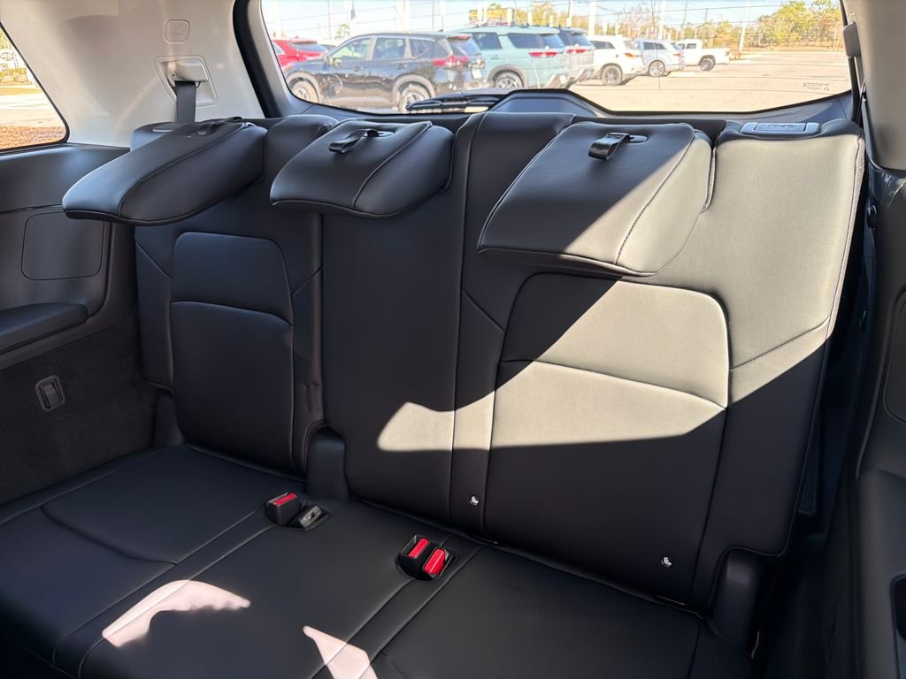 New 2026 Nissan Pathfinder SL 4D Sport Utility