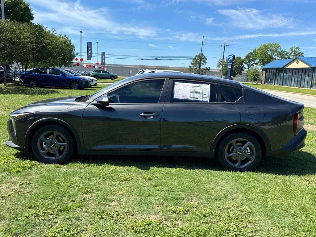 New 2026 Gray Kia LXS image 4