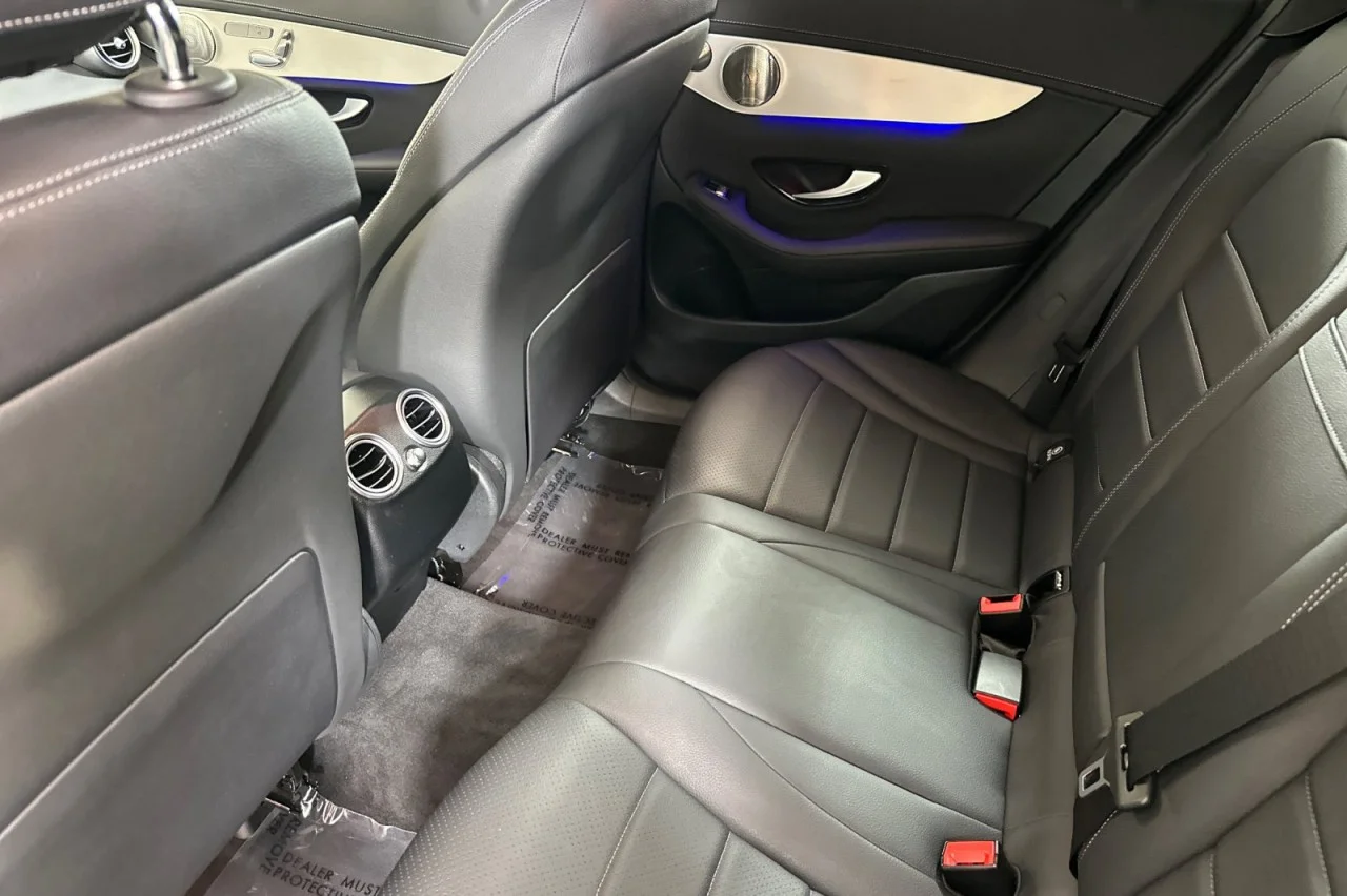Used 2023 Polar White Mercedes-Benz GLC 300 image 11