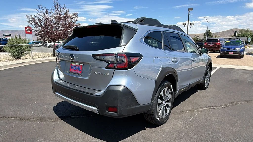 Used 2024 Ice Silver Metallic Subaru Limited image 3
