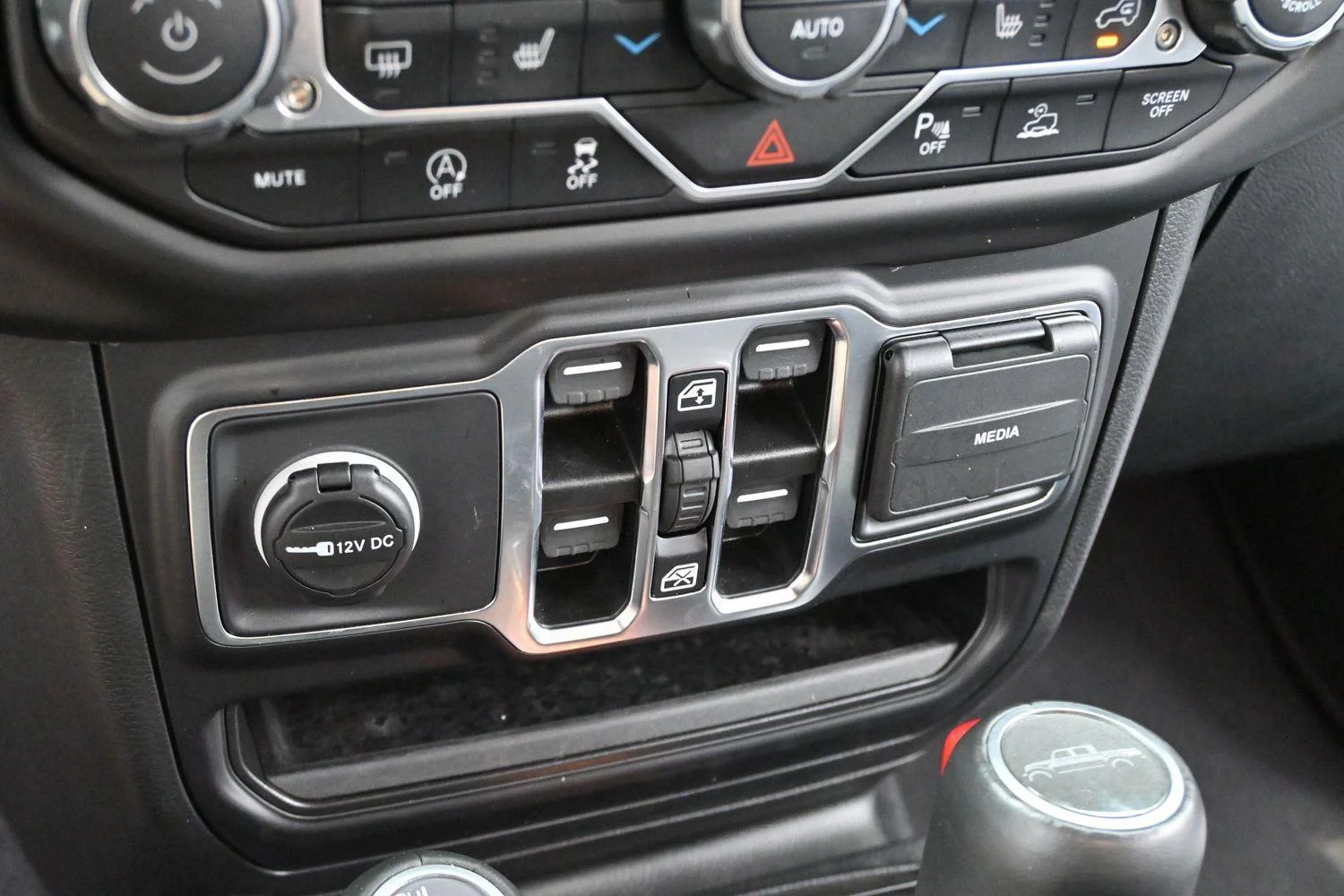 Used 2023 Black Clearcoat Jeep High Altitude image 24