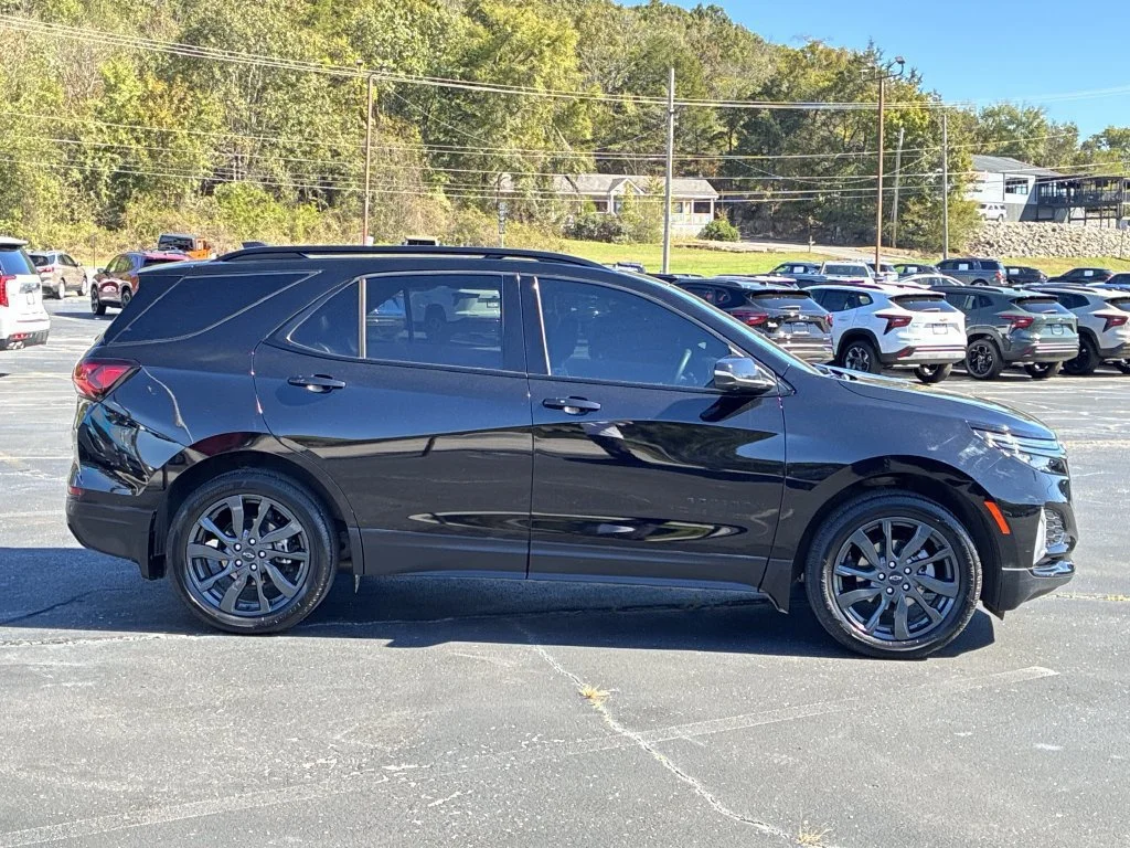 Used 2023 MOSAIC BLACK METALLIC Chevrolet RS image 5