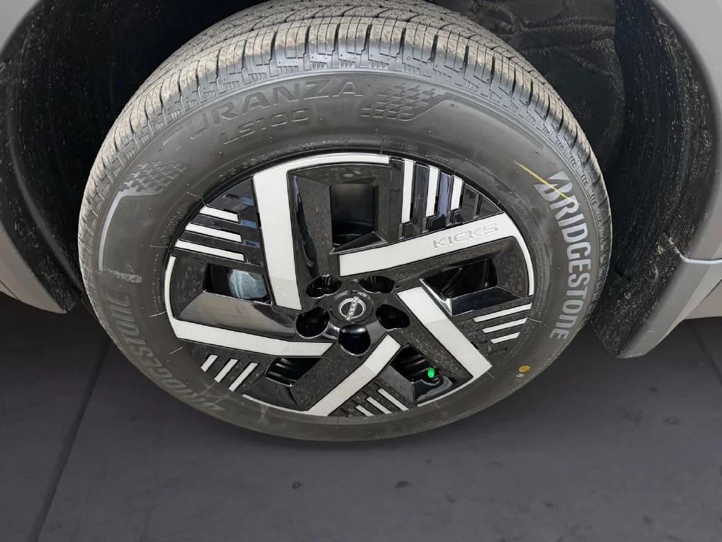 New 2027 Black Nissan SV image 9