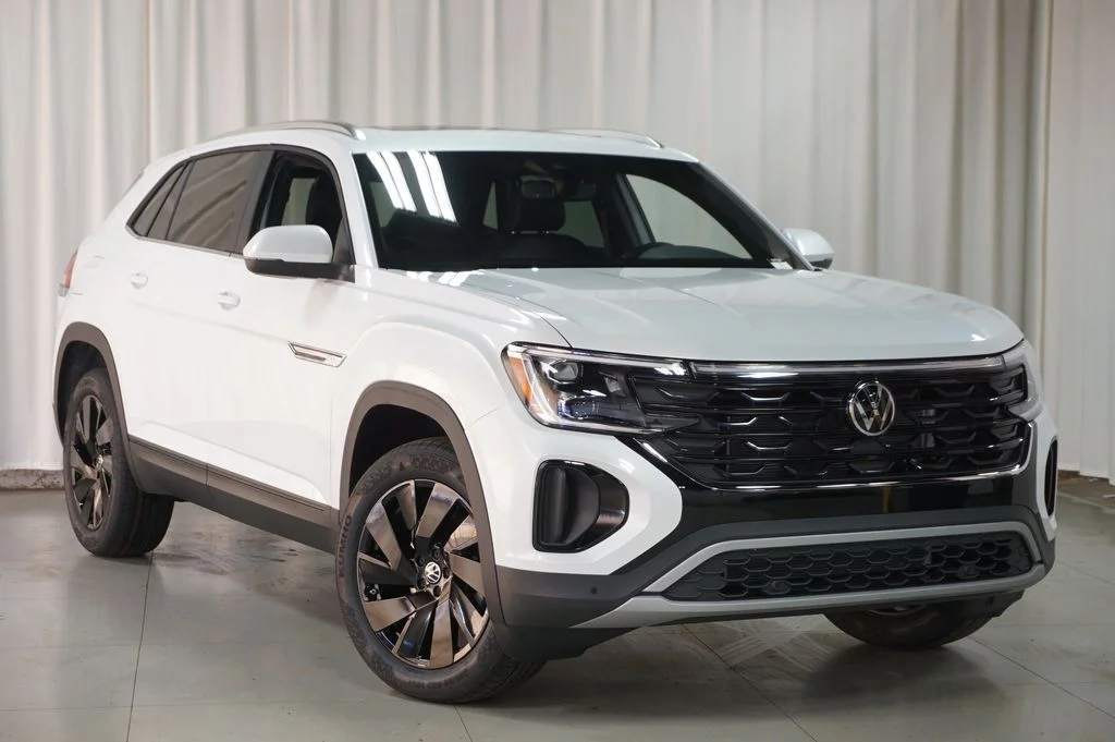 New 2026 White/off-white Volkswagen 2.0T SE w/Technology image 2
