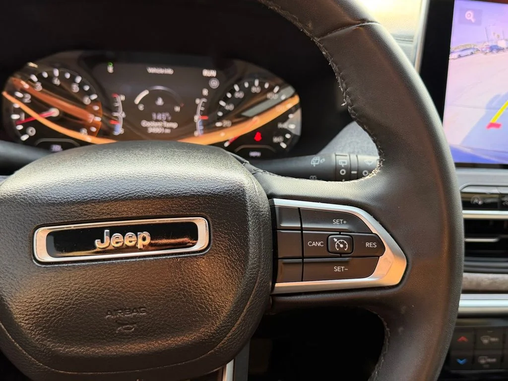 Used 2024 Gray Jeep Latitude image 16