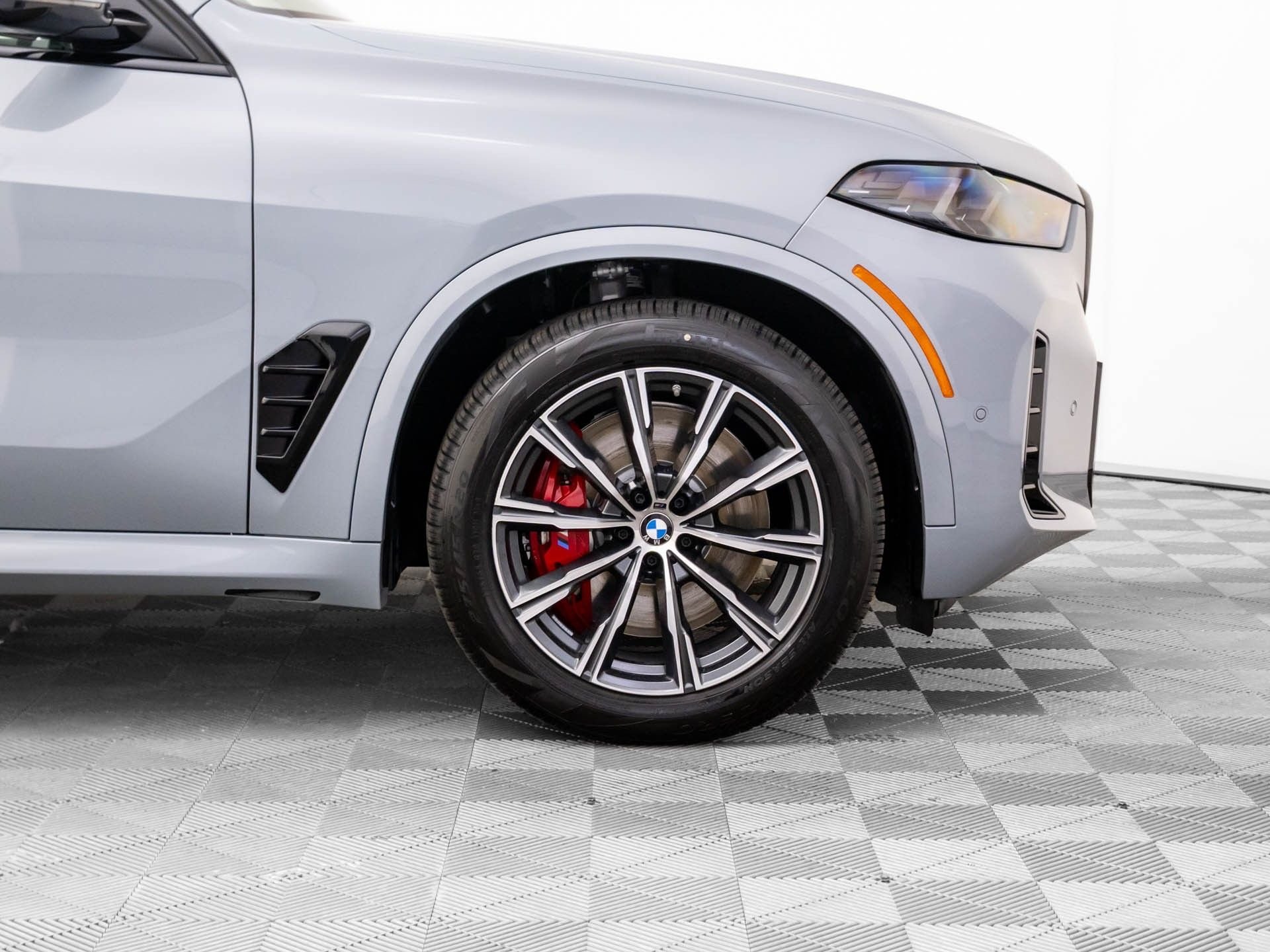 New 2026 Brooklyn Grey Metallic BMW xDrive50e image 33