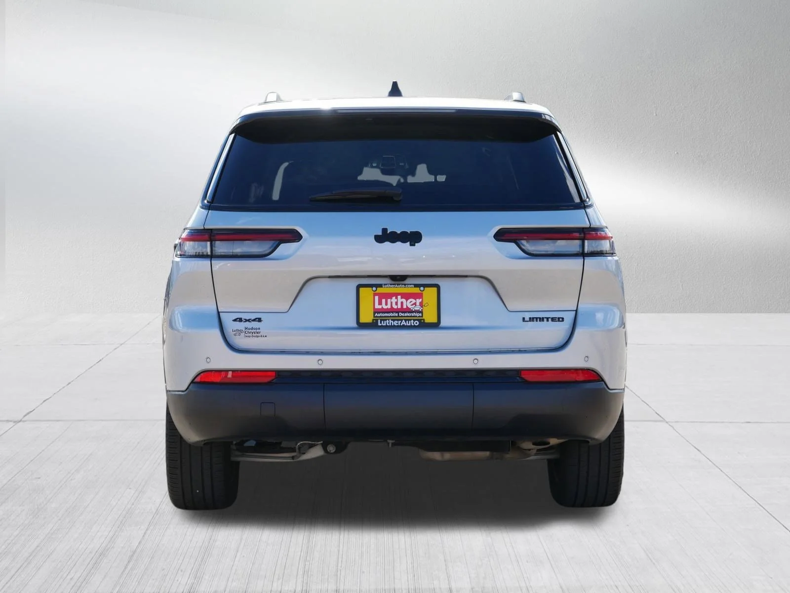 Used 2024 Silver Zynith Jeep Limited image 6