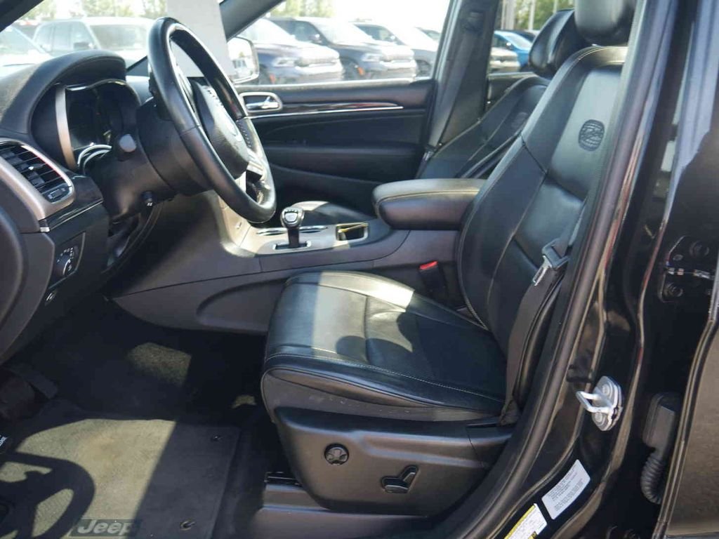 Used 2015 Black Jeep Overland image 25