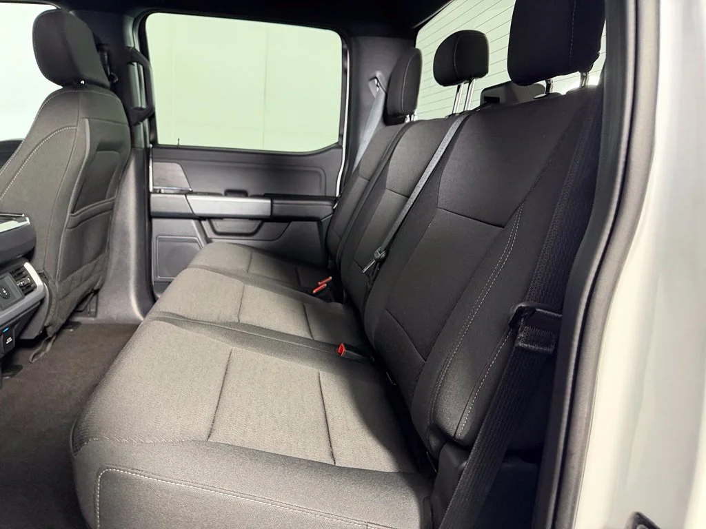 Used 2025 Oxford White Ford XLT image 18