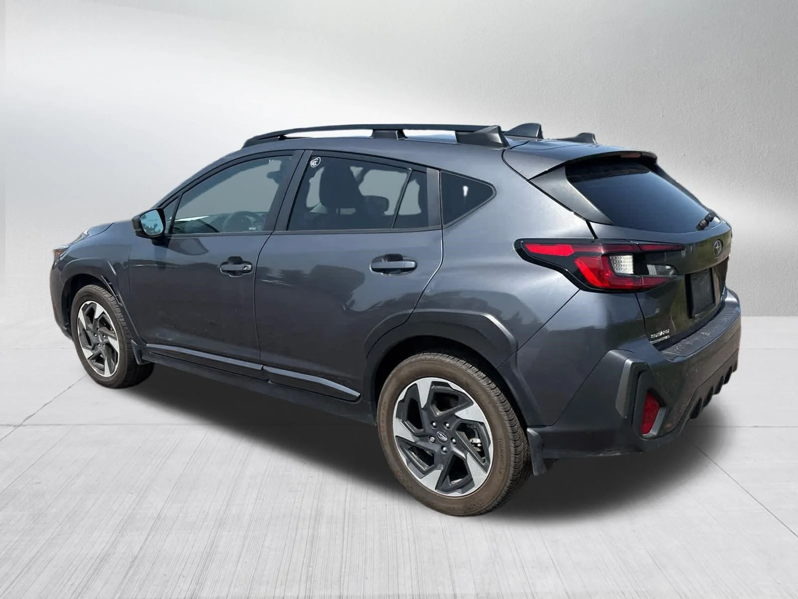 Used 2024 Magnetite Gray Metallic Subaru Limited image 4