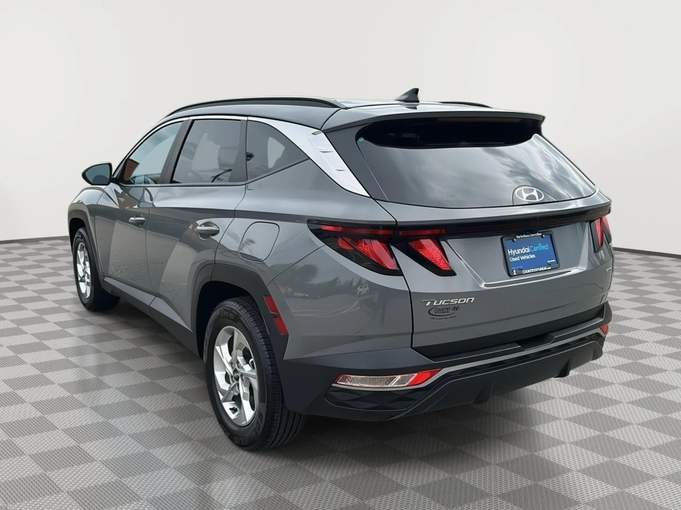 Used 2024 Hampton Gray Hyundai SEL image 7