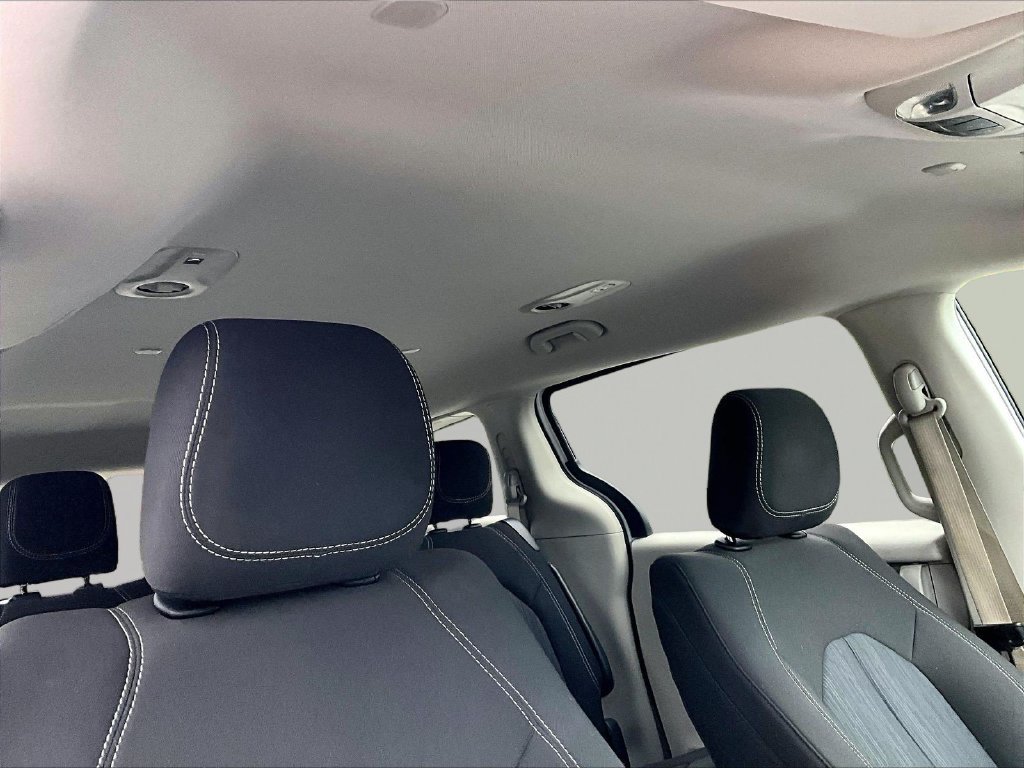 Used 2024 White Chrysler LX image 23