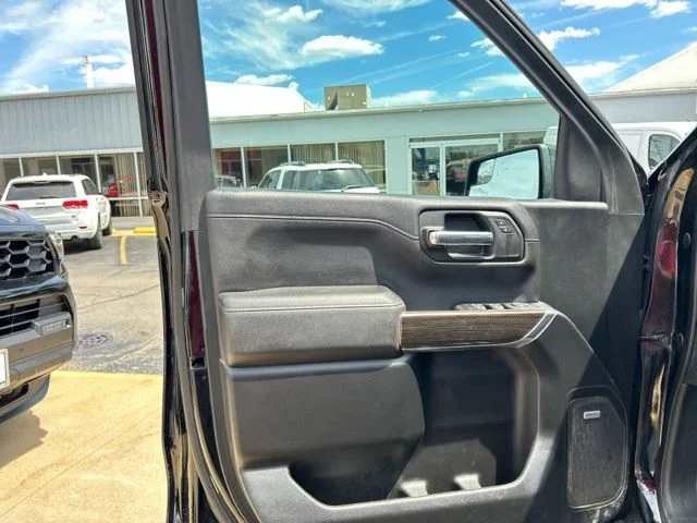 Used 2019  Chevrolet LT Trail Boss image 23