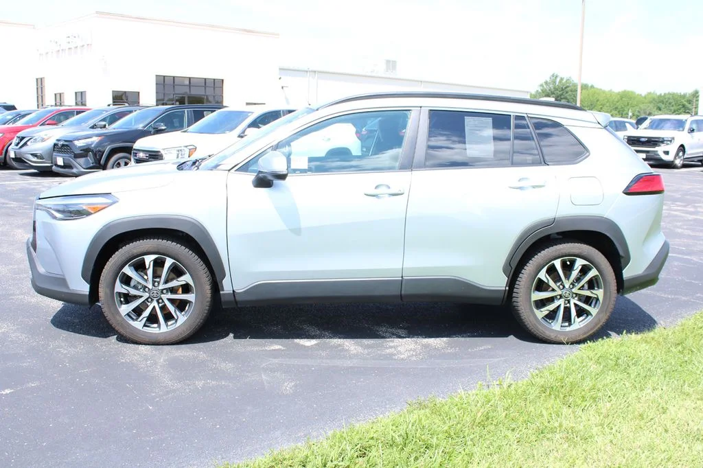 Used 2023 Silver Toyota XLE image 4