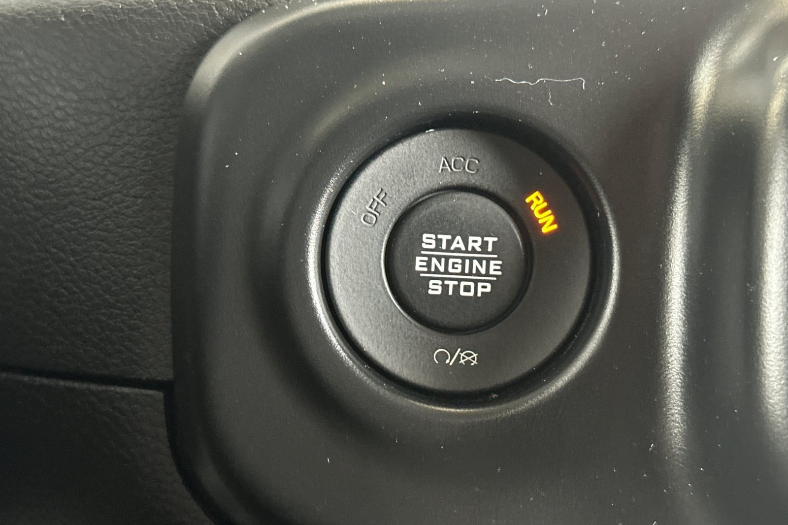 Used 2019 BLACK Jeep Sport image 21