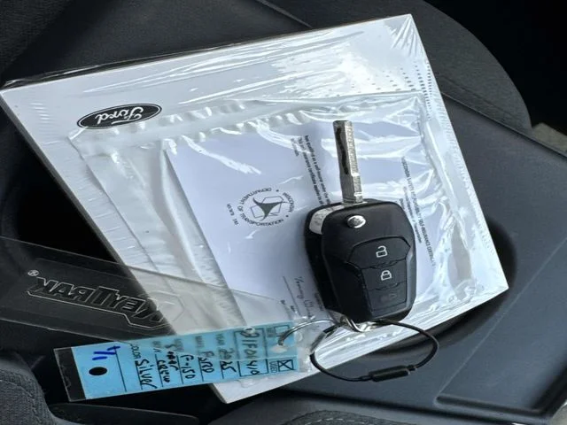 Used 2025 Silver Ford XLT image 4